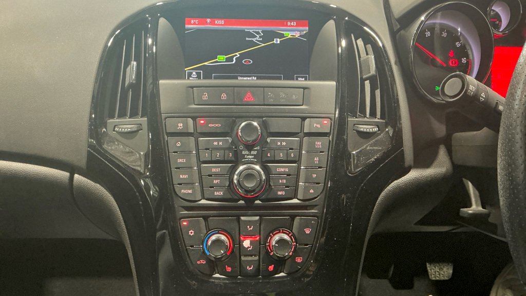 BX16EUM-GB_643951752_20251024092050